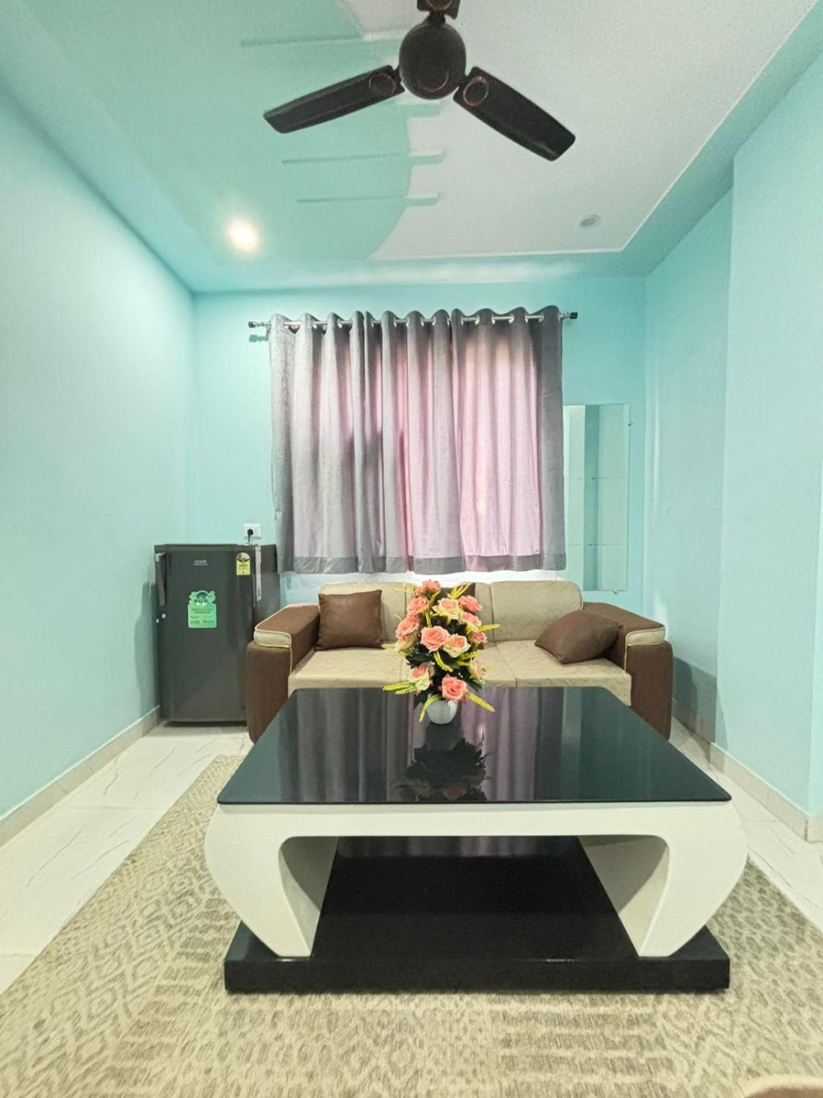 Thehrav Apartment