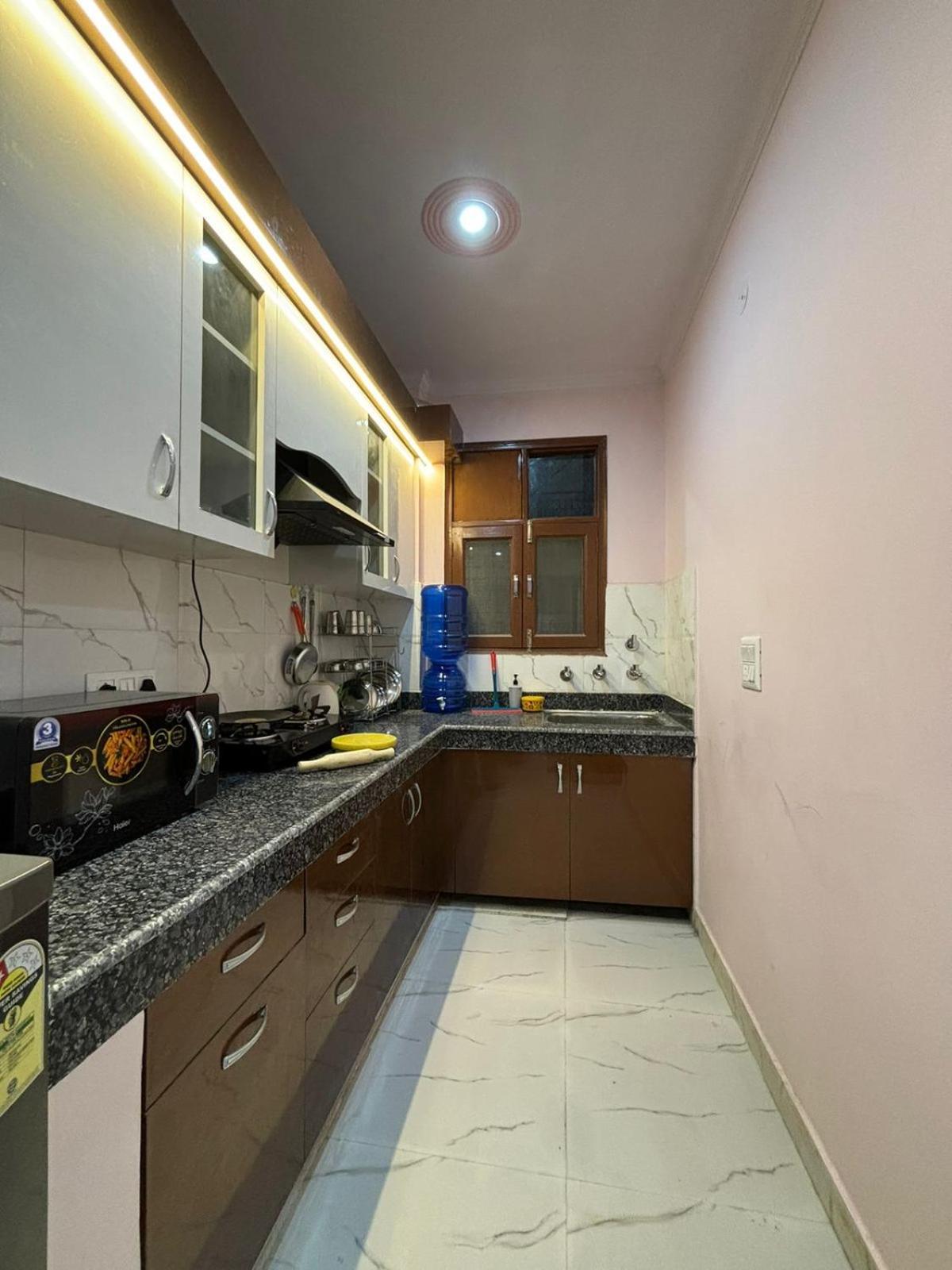 Thehrav Apartment