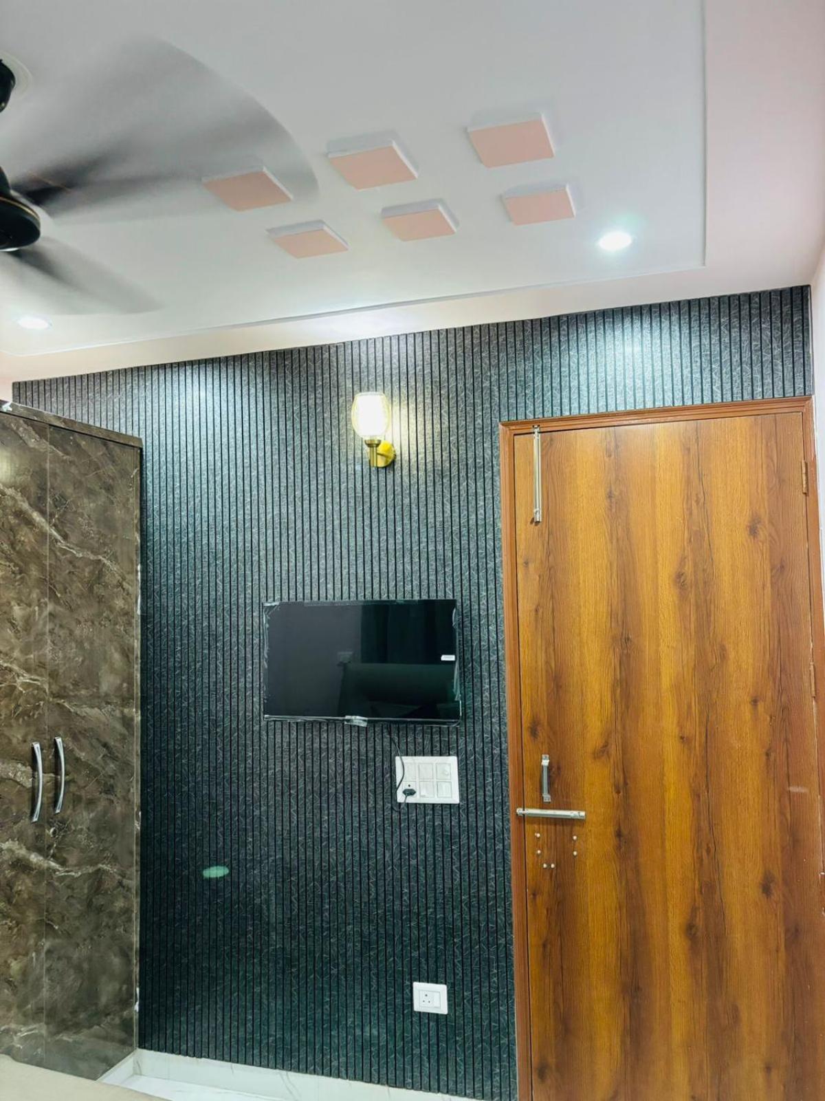 Thehrav Apartment